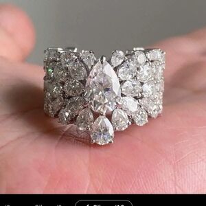 Elegant Silver Crystal Women's Ring